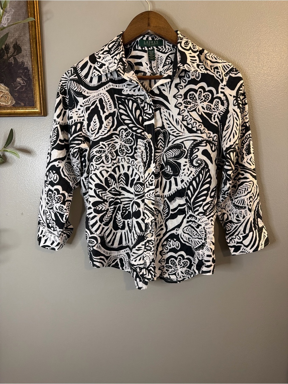 Lauren Ralph Lauren Black & White Floral Print Petite Shirt - Picture 2 of 7